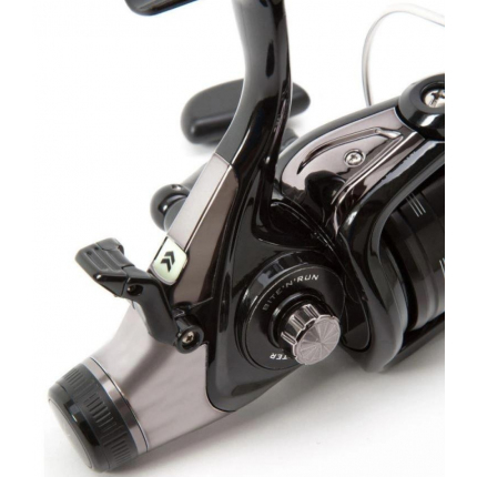 Daiwa Navijak Black Widow BR 5000A