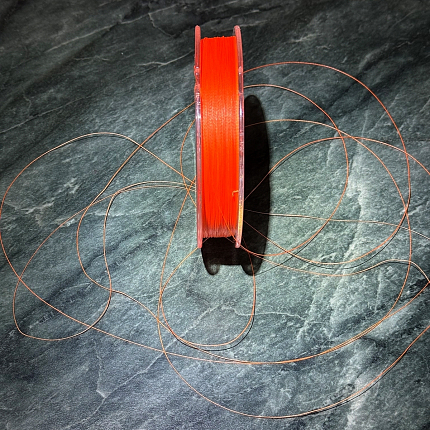 Katran Rychle Potápivá Luminizační Šňůra Sinking Braided Mainline SBM Orange 0,25 mm 600 m 30 b 13,6 kg